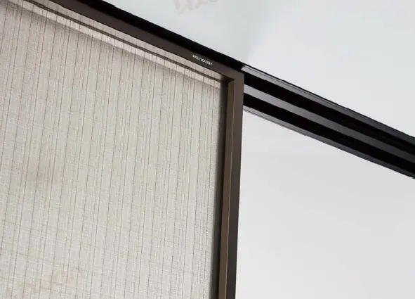 V7 Sliding door-2.webp